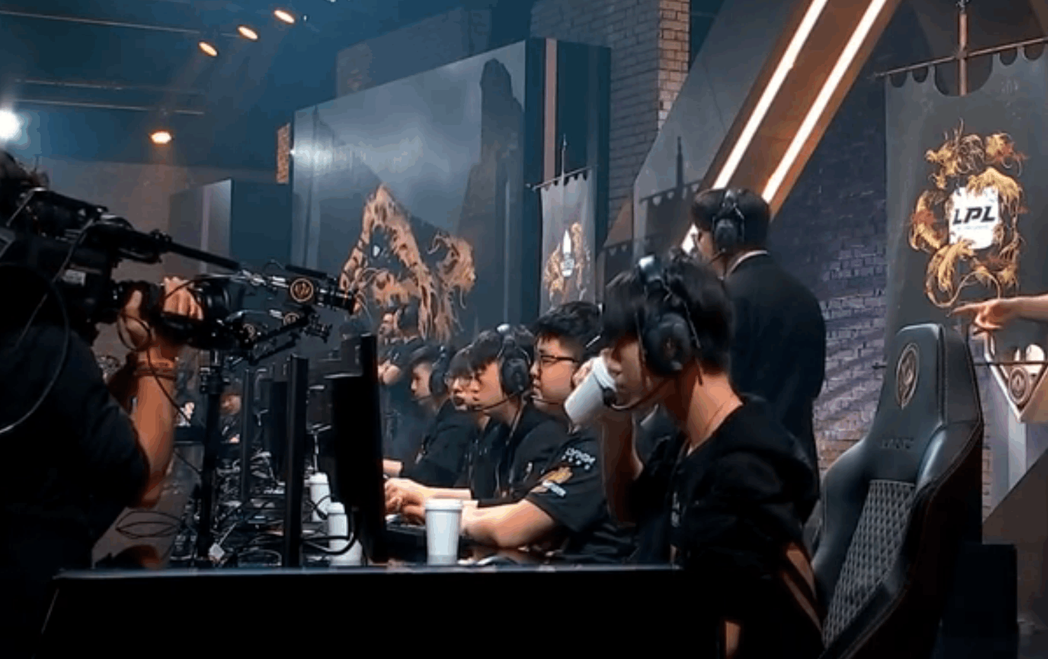 开云体育-关于蒂姆在RNG比赛中突破纪录，赛况扑朔迷离引发热议！的信息