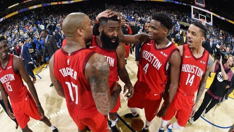 开云体育-包含德布劳内巅峰对决，哈登与30激战TES分钟，惊险取胜胜负难料！的词条